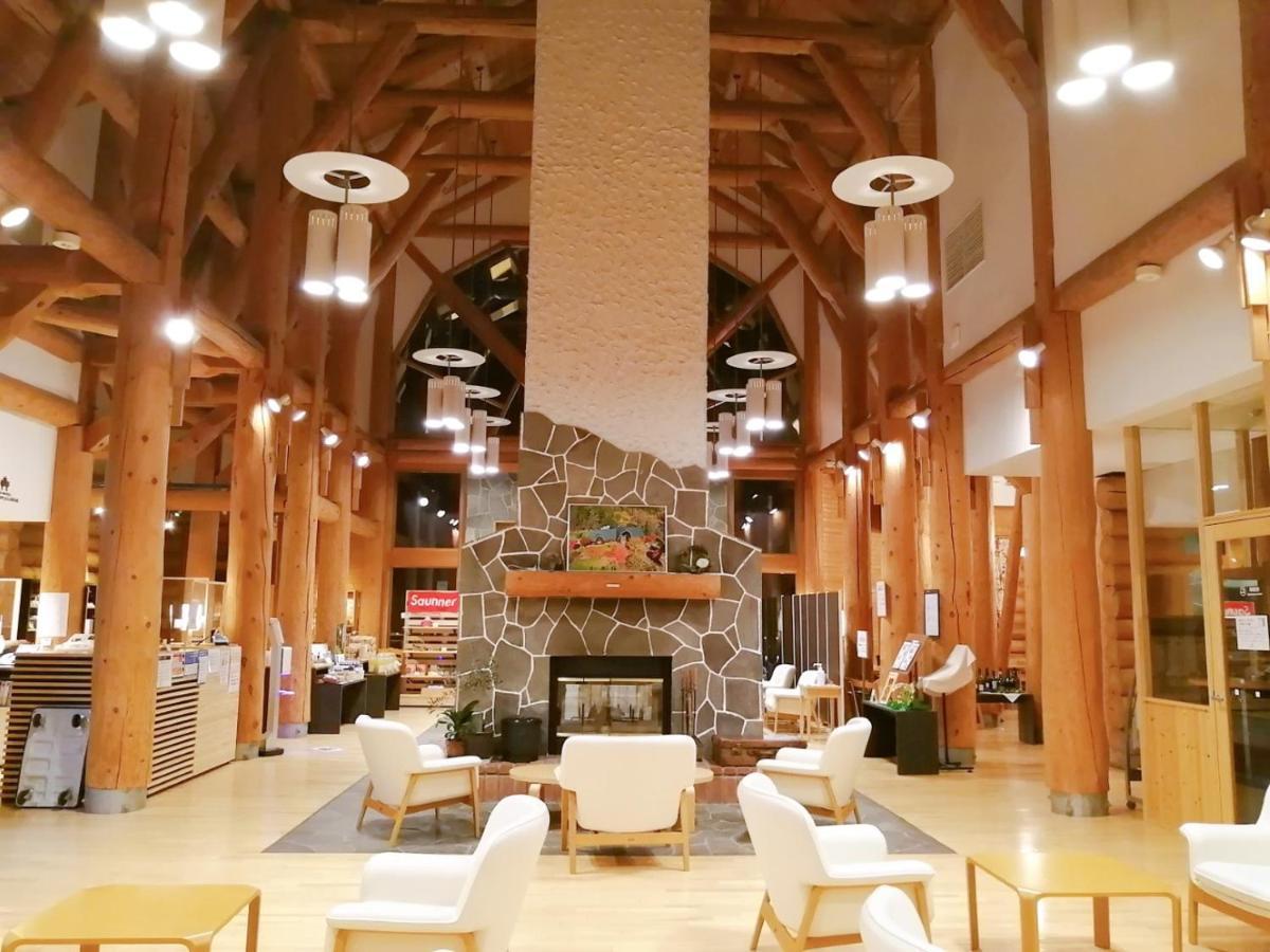 Log Hotel The Maple Lodge Iwamizawa Bagian luar foto