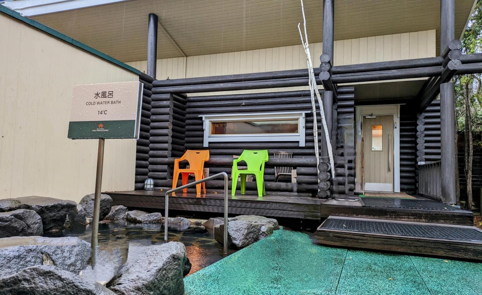 Log Hotel The Maple Lodge Iwamizawa Bagian luar foto