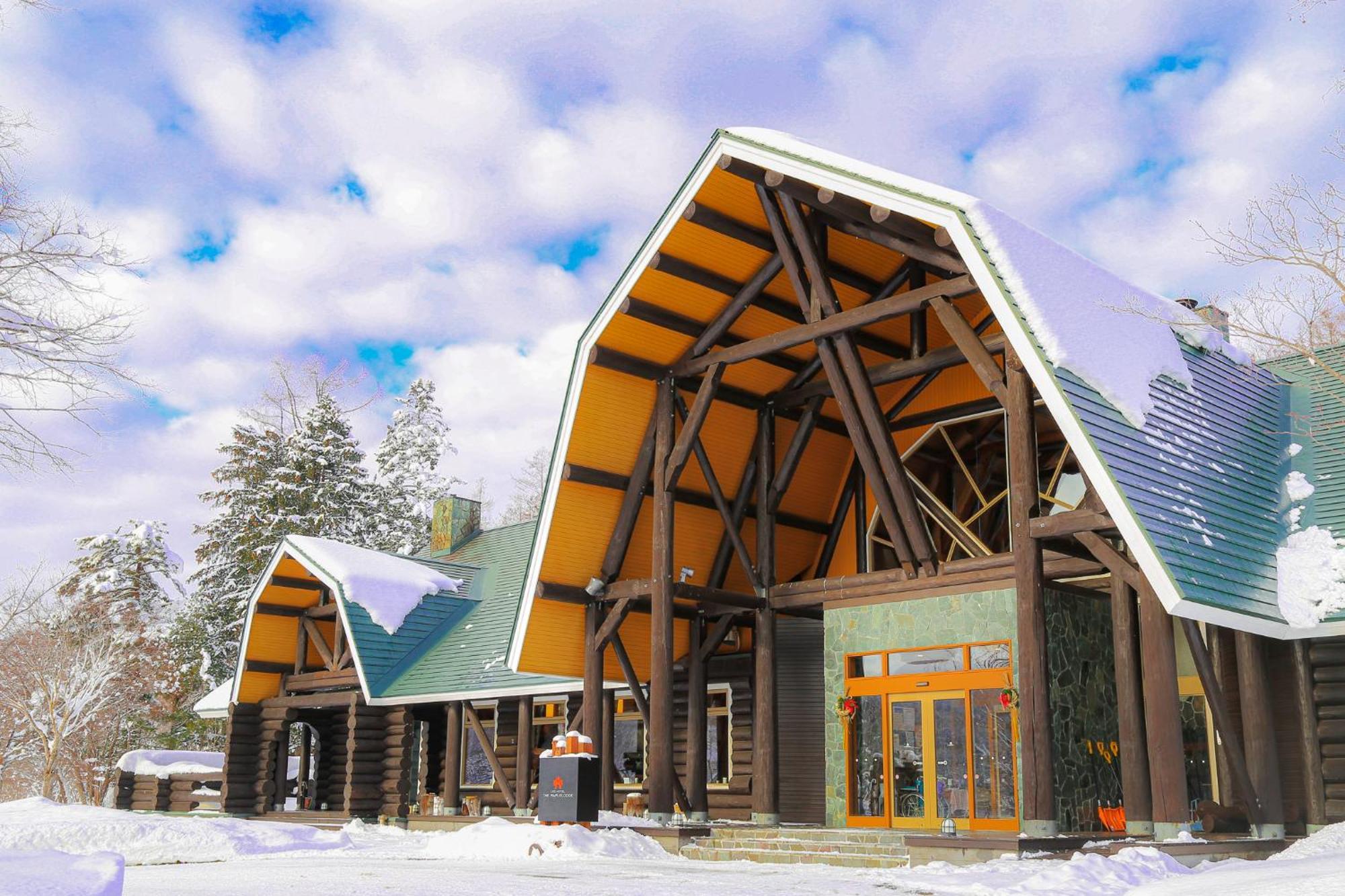 Log Hotel The Maple Lodge Iwamizawa Bagian luar foto