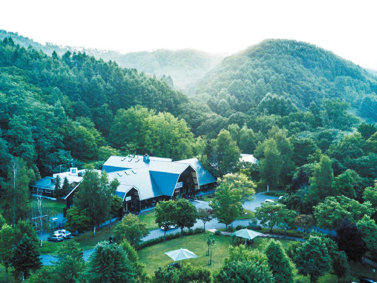 Log Hotel The Maple Lodge Iwamizawa Bagian luar foto